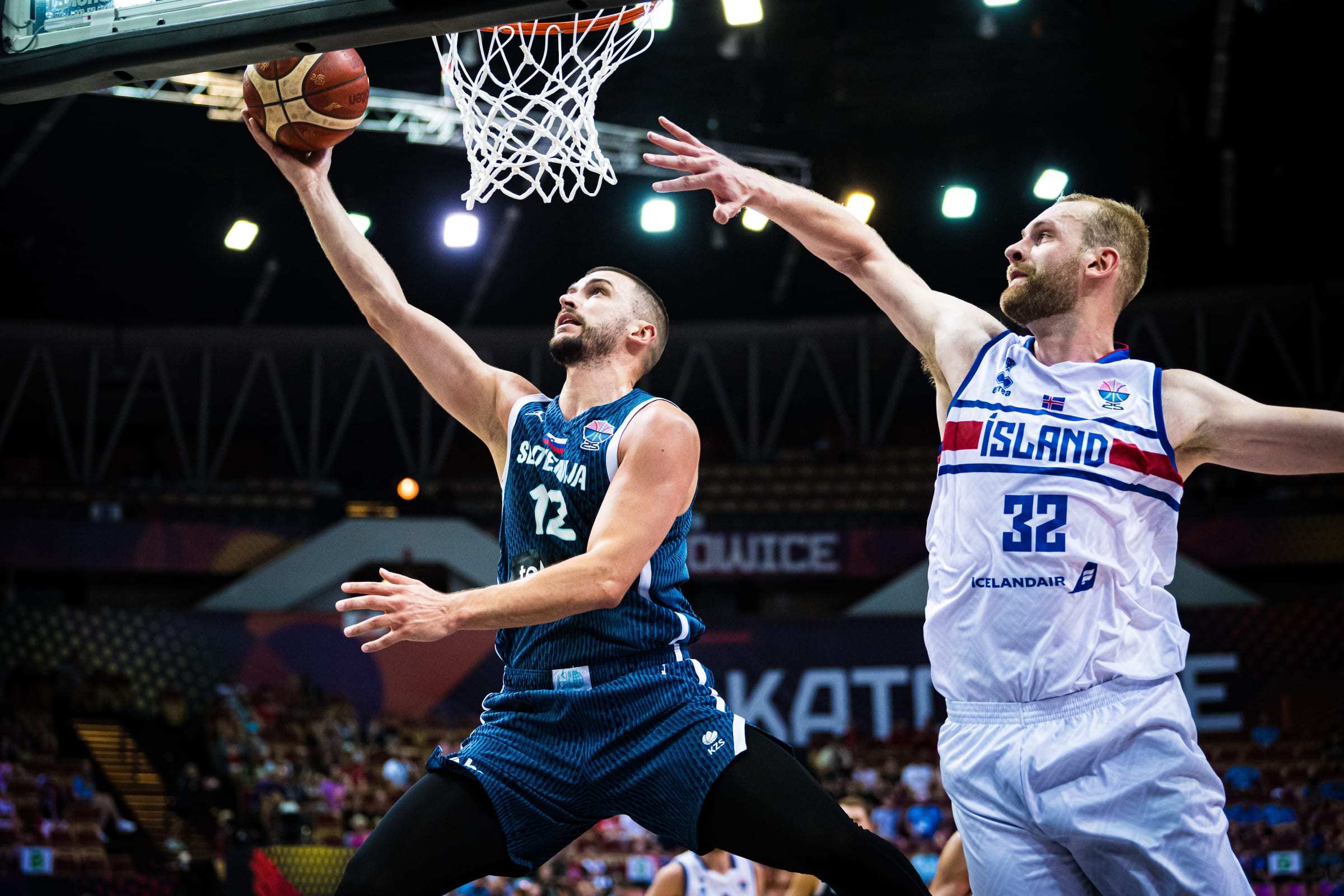 斯洛文尼亚队获得胜利备战国际比赛