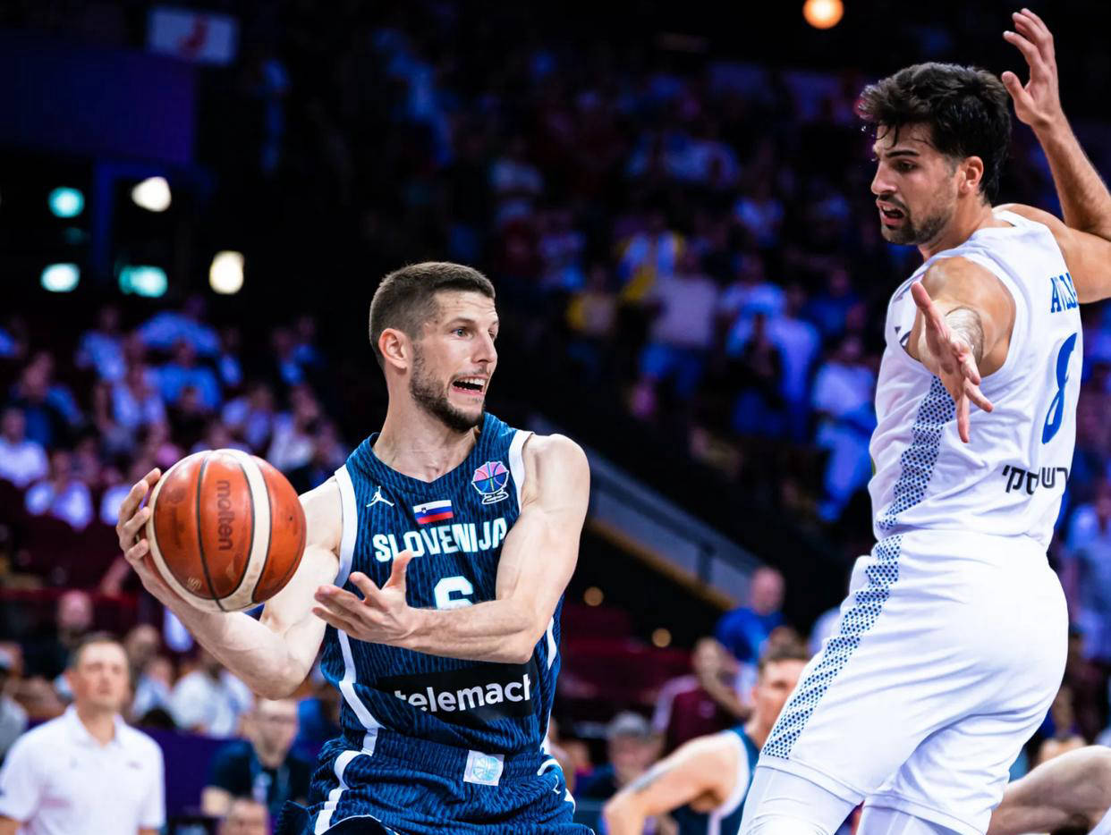 斯洛文尼亚队获得胜利备战国际比赛