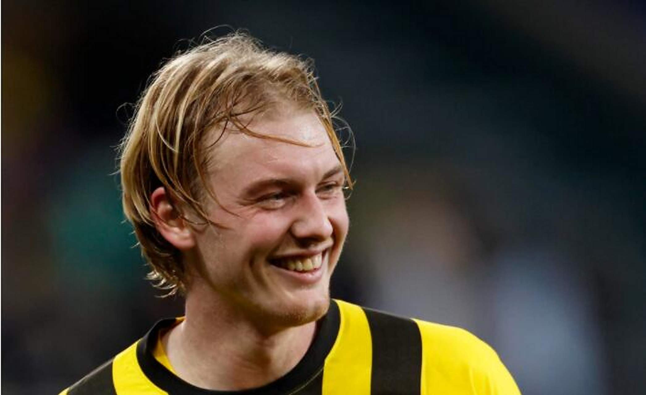 多特蒙德客场连胜，保持领先优势