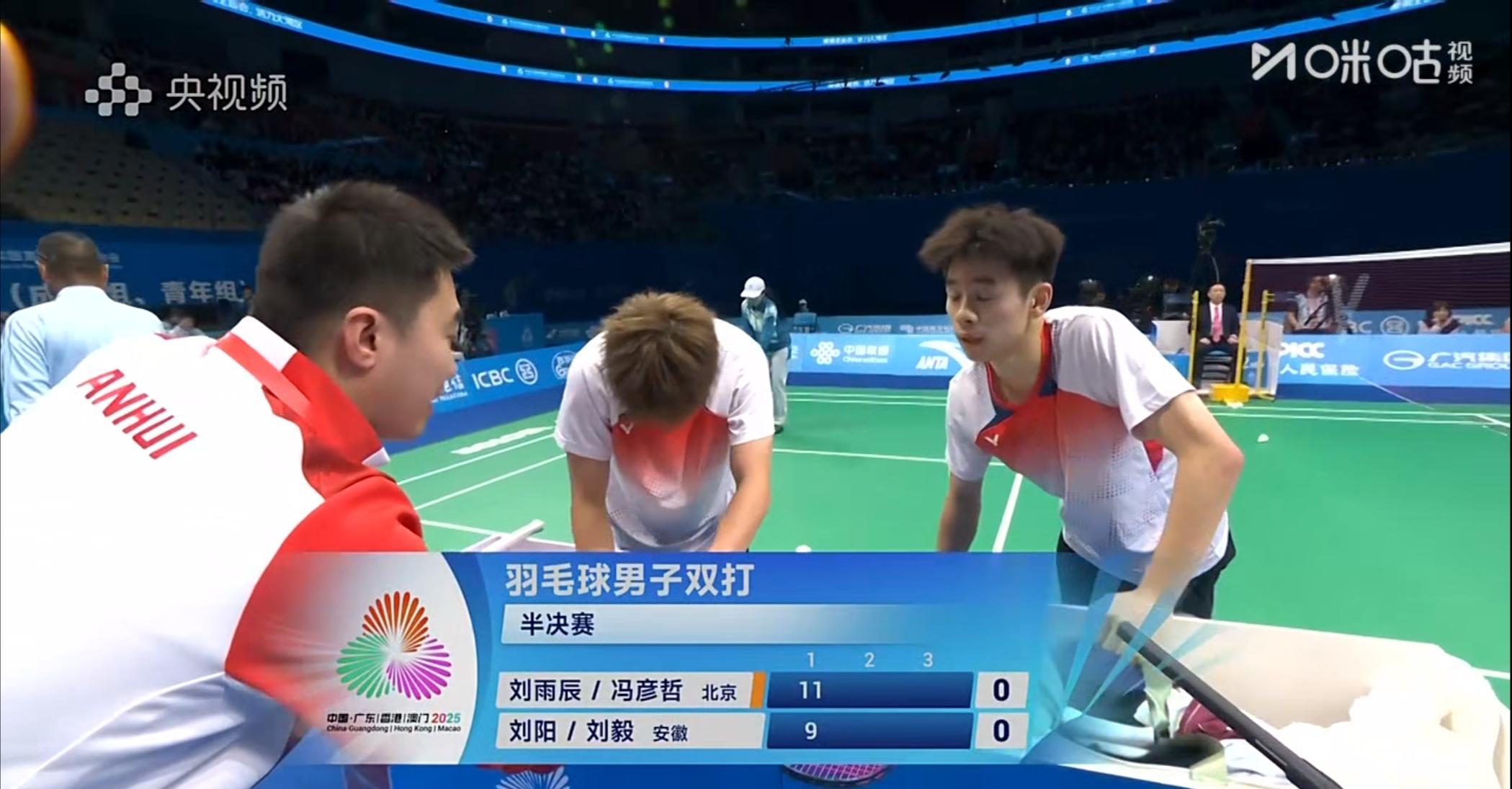 羽毛球男单选手在比赛中实现逆袭 羽毛球男单选手在比赛中实现逆袭