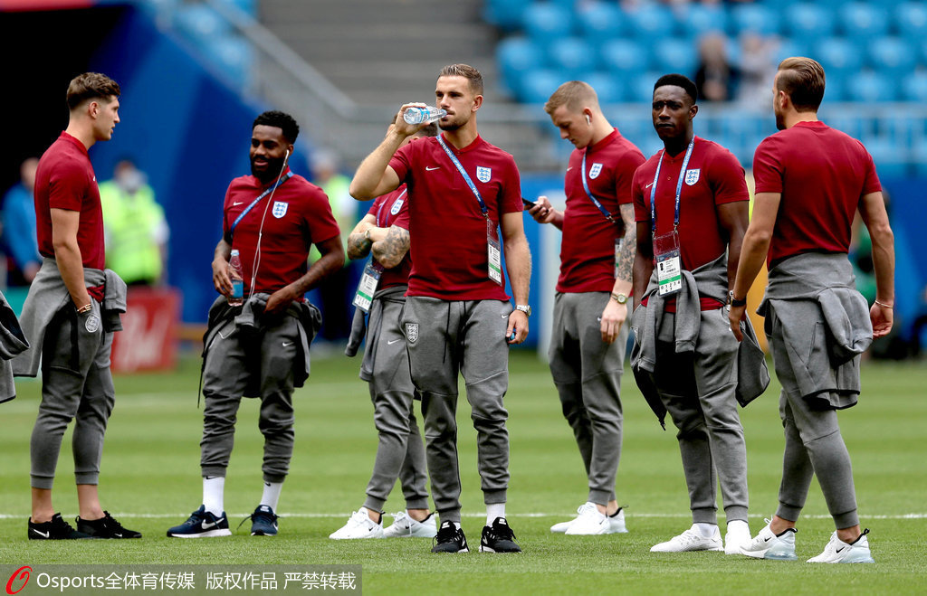 包含英格兰队碾压瑞典队，梁靖崑点燃赛场的词条