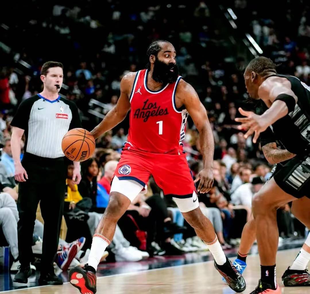 关于上海队力克辽宁队，哈登惊艳四座的信息