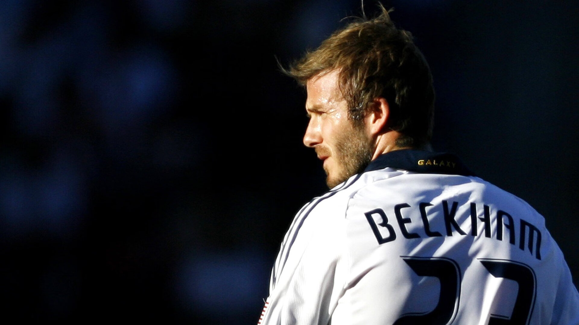 德甲争冠战焦点战,沙特掀翻巴萨的启示